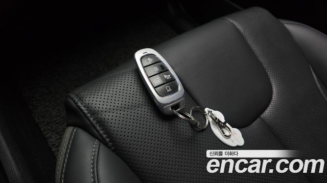 Hyundai Santafe 2022 — photo 25