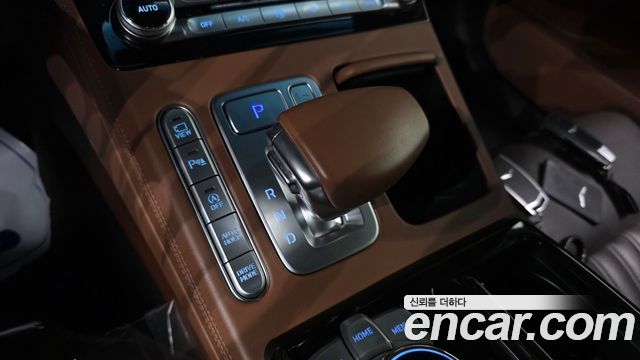 Genesis G90 2019 — photo 12