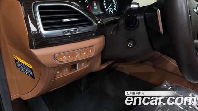 Genesis G90 2019 — photo 24