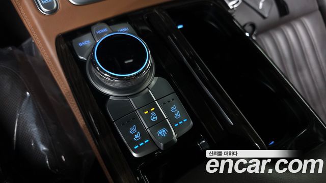 Genesis G90 2019 — photo 26