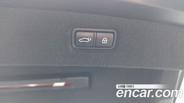 Genesis G90 2019 — photo 35