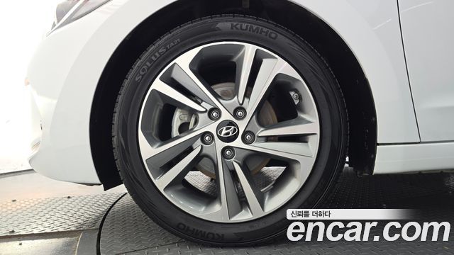 Hyundai AVANTE 2018 — photo 5