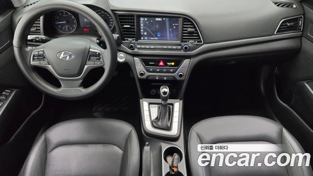 Hyundai AVANTE 2018 — photo 7