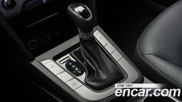 Hyundai AVANTE 2018 — photo 9