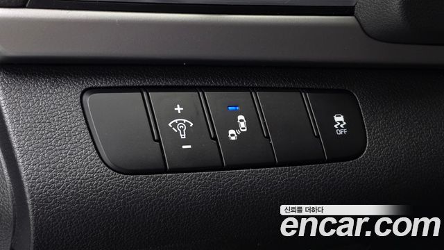 Hyundai AVANTE 2018 — photo 15