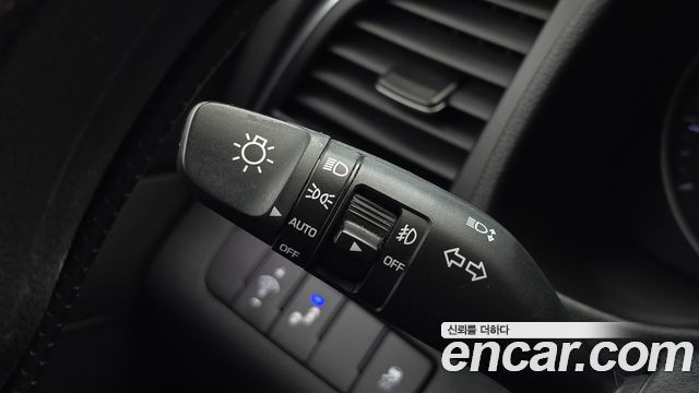 Hyundai AVANTE 2018 — photo 16