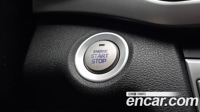 Hyundai AVANTE 2018 — photo 18