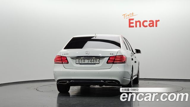 Mercedes-Benz E-Class 2014 — photo 4
