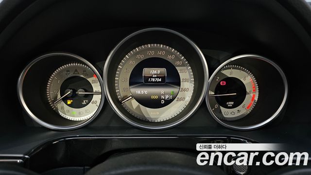Mercedes-Benz E-Class 2014 — photo 8
