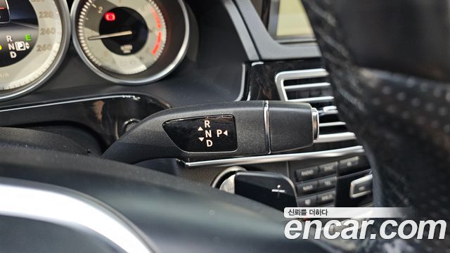 Mercedes-Benz E-Class 2014 — photo 9