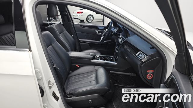 Mercedes-Benz E-Class 2014 — photo 10