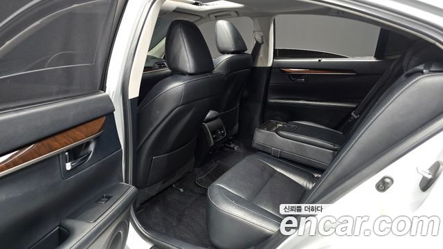 Lexus ES 2014 — photo 11