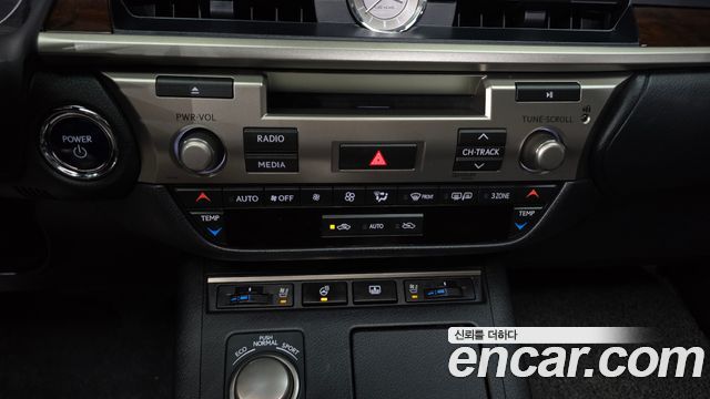 Lexus ES 2014 — photo 19