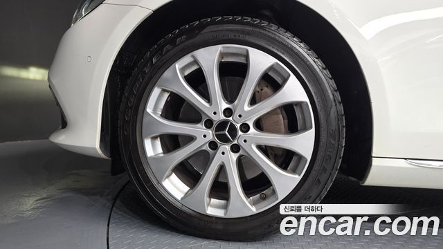 Mercedes-Benz E-Class 2019 — photo 5