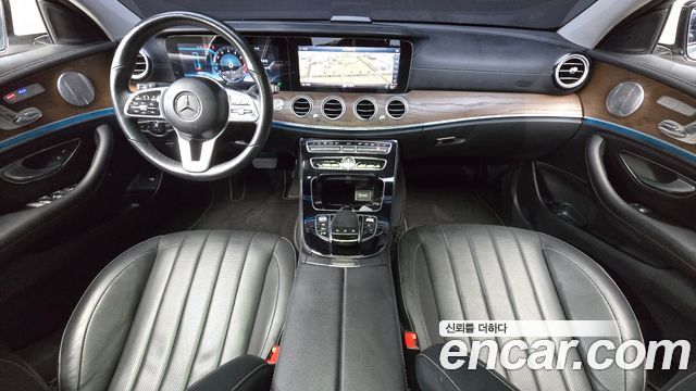 Mercedes-Benz E-Class 2019 — photo 7