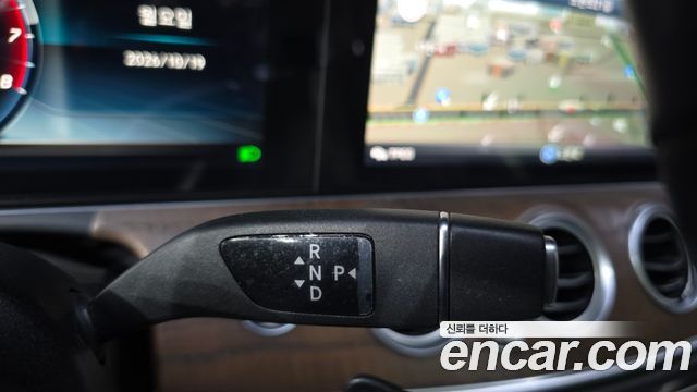 Mercedes-Benz E-Class 2019 — photo 9