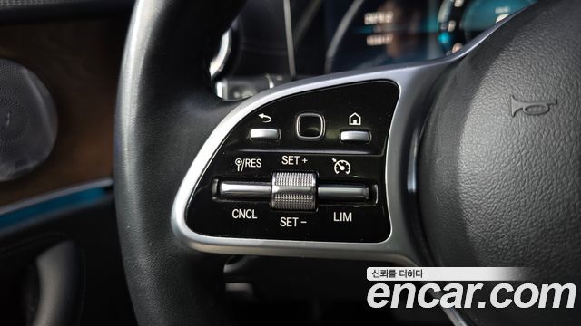 Mercedes-Benz E-Class 2019 — photo 15