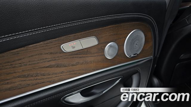 Mercedes-Benz E-Class 2019 — photo 19