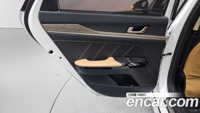 Kia K5 2023 — photo 15