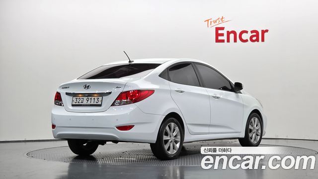 Hyundai Accent 2012 — photo 2