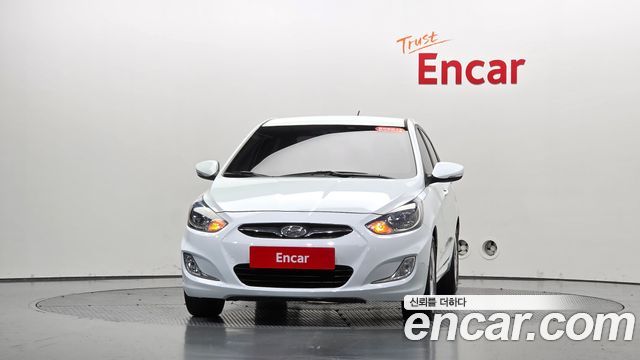 Hyundai Accent 2012 — photo 3