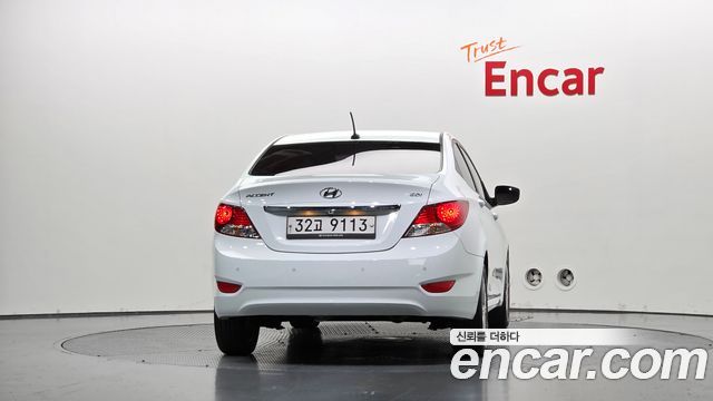 Hyundai Accent 2012 — photo 4
