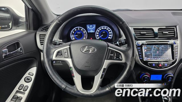 Hyundai Accent 2012 — photo 19