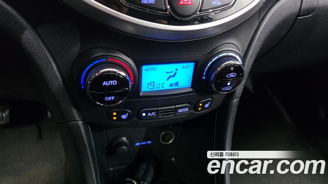 Hyundai Accent 2012 — photo 22