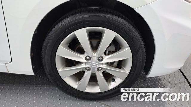 Hyundai Accent 2012 — photo 7