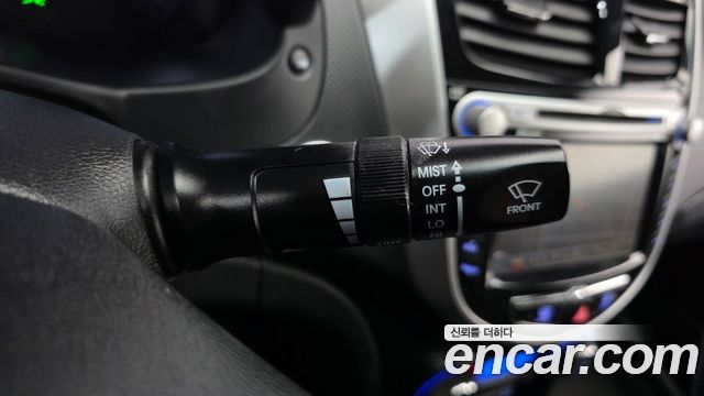 Hyundai Accent 2012 — photo 27