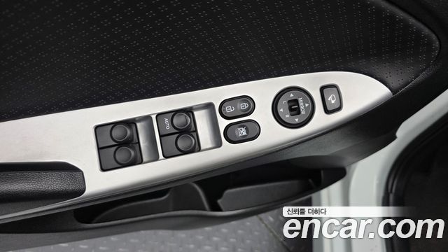 Hyundai Accent 2012 — photo 28