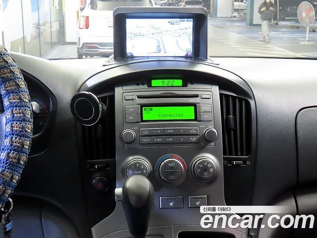 Hyundai Starex 2012 — photo 11