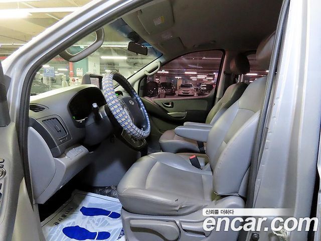 Hyundai Starex 2012 — photo 18