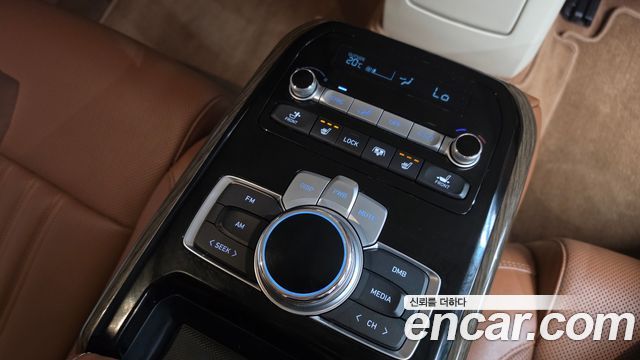 Genesis G90 2022 — photo 25