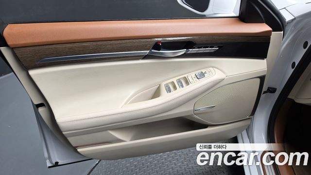 Genesis G90 2022 — photo 14