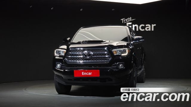 Toyota Tacoma 2017 — photo 3