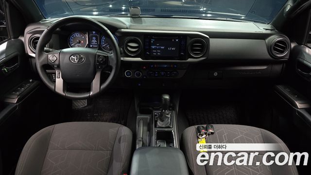 Toyota Tacoma 2017 — photo 7