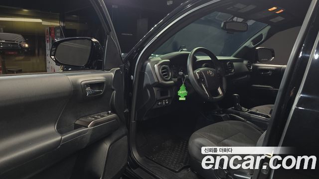 Toyota Tacoma 2017 — photo 10