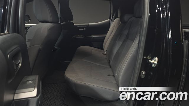 Toyota Tacoma 2017 — photo 12