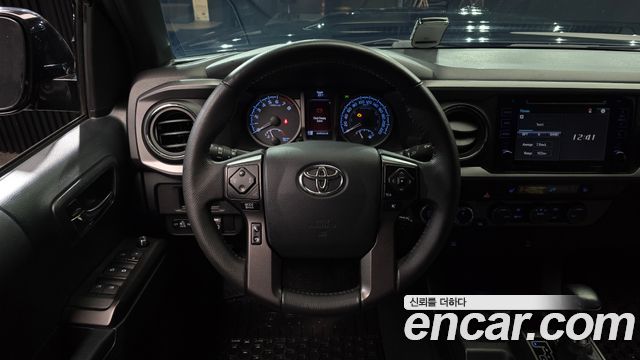Toyota Tacoma 2017 — photo 13