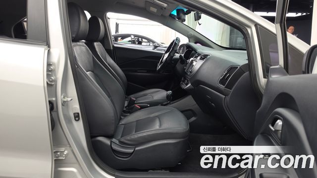 Kia pride 2015 — photo 17
