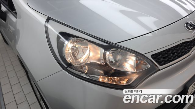 Kia pride 2015 — photo 8