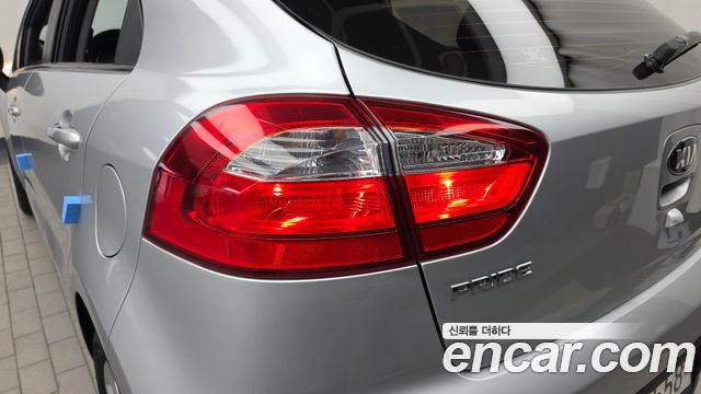 Kia pride 2015 — photo 9