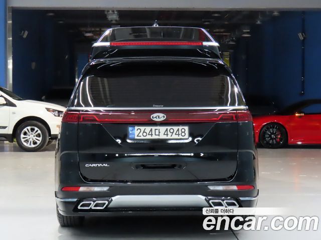 Kia Canival 2023 — photo 3