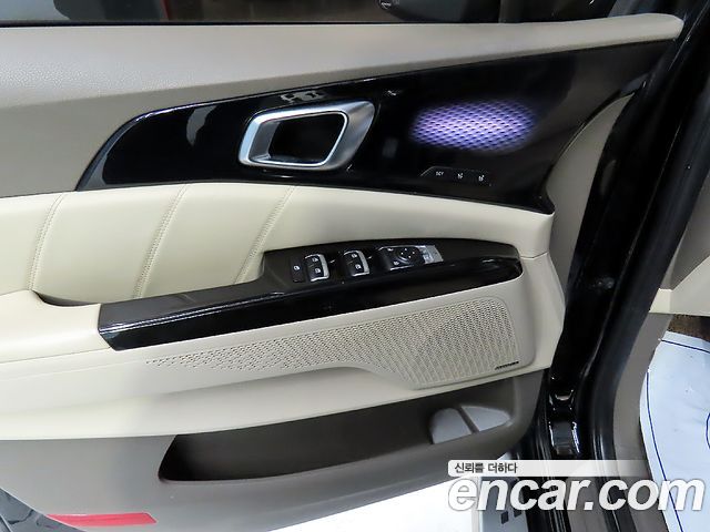 Kia Canival 2023 — photo 12