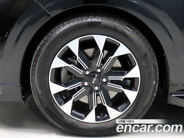 Kia Canival 2023 — photo 20