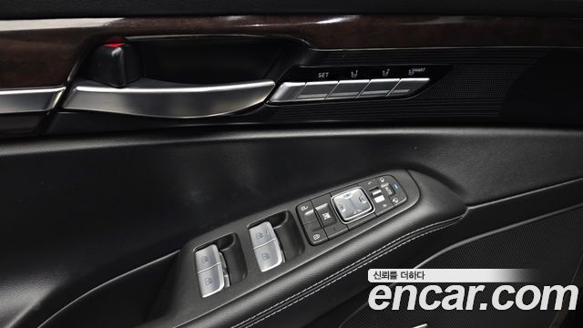 Genesis EQ900 2018 — photo 28