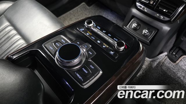 Genesis EQ900 2018 — photo 30
