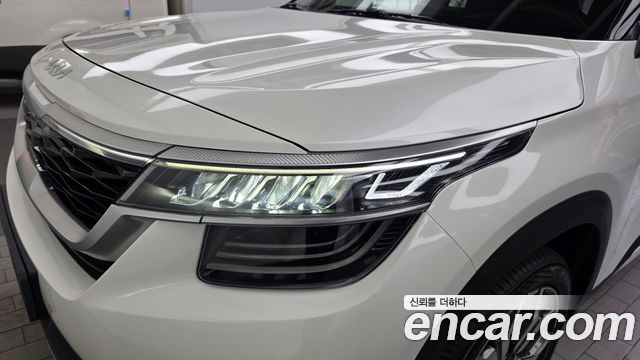 Kia Seltos 2023 — photo 8