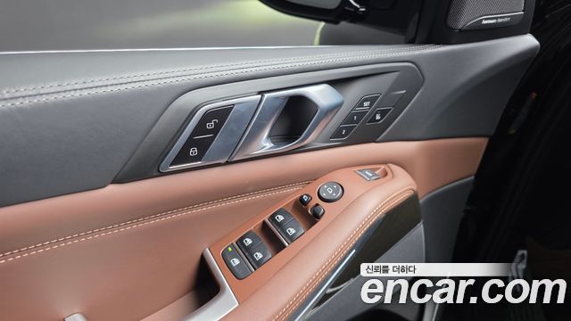 BMW X5 2022 — photo 28